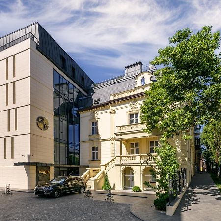 Maestral Hotel Lviv Buitenkant foto